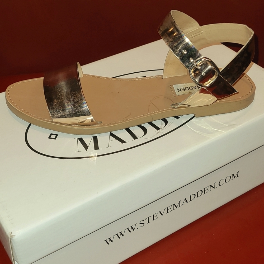 Steve Madden Donddi Rose Gold Sandals Size 6.5